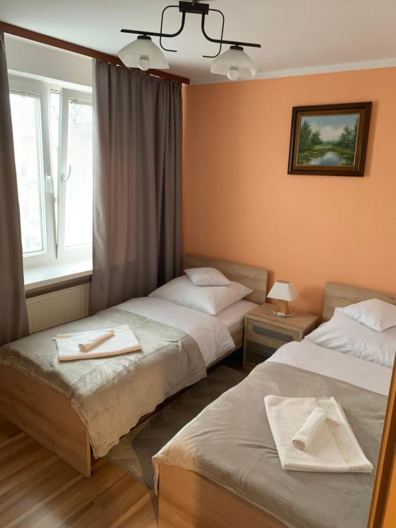 Apartament Praski 5 minut od metra i starego miasta spacerem do zoo i Konesera - Chambres d'hôtes Varsovie