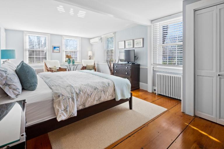 The Parsonage - B&B East Orleans