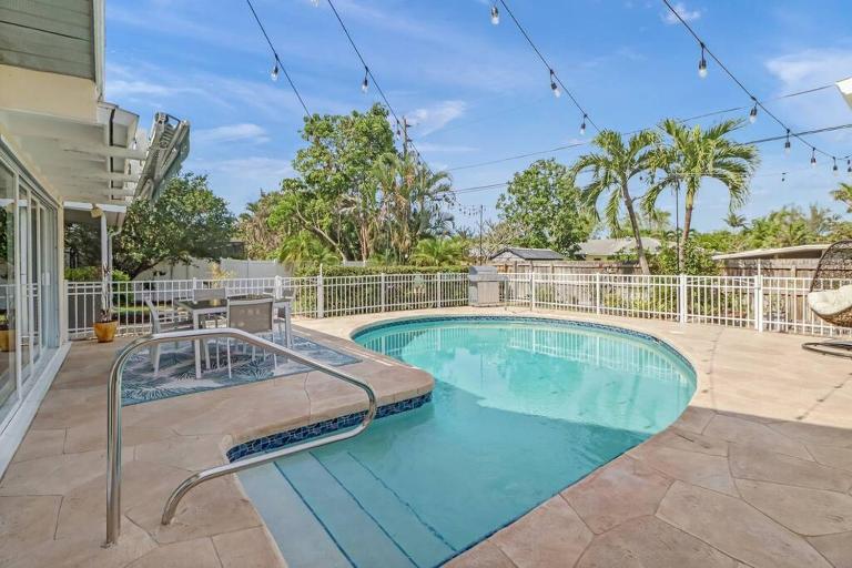 House w/ heated pool in Naples 5 min to beach - B&B Naples