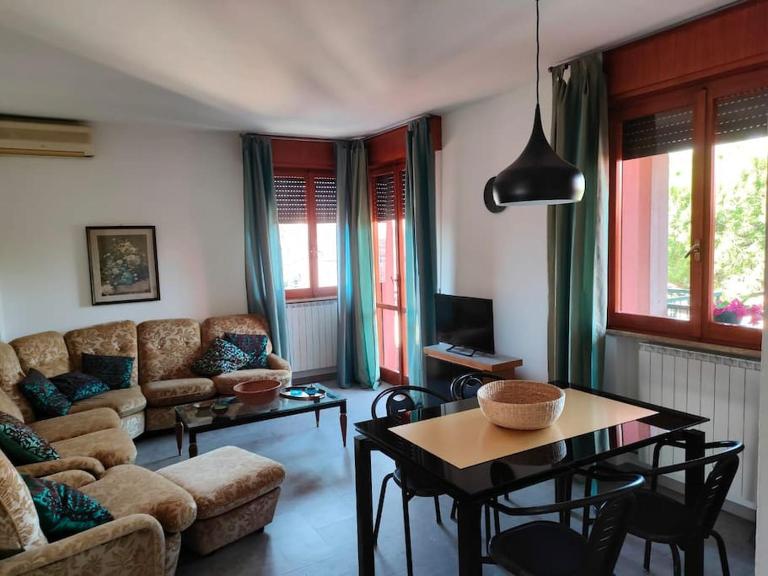 Attico Leonardo, a due passi da centro e stazione - B&B Ravenna