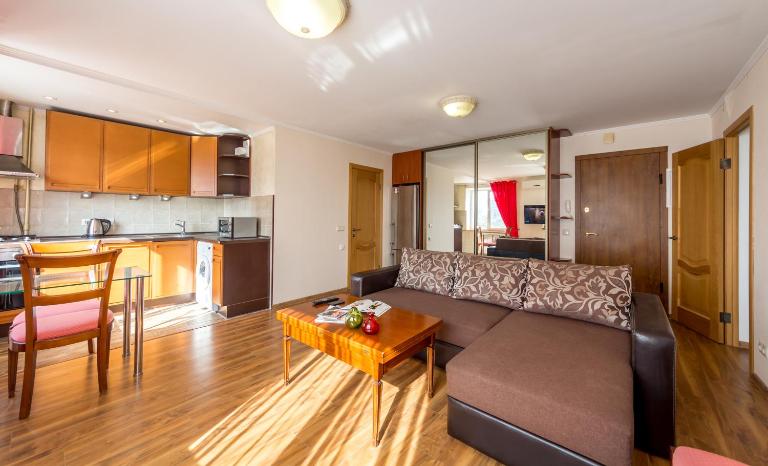 Apartments near Parus Business Centre - Bed and Breakfast Kyiv