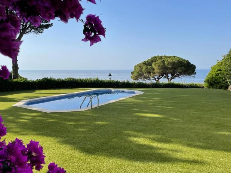 Sea view house with private pool and garden - Bed and Breakfast Sant Feliu de Guíxols