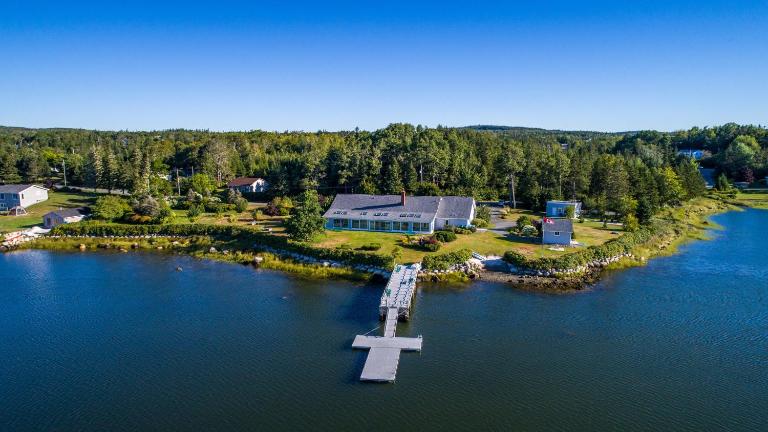 OCEAN BAY VIEW Luxury Guesthouse - B&B Musquodoboit Harbour