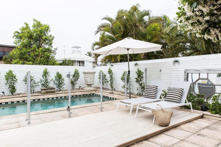 One Marola is stylish privacy in paradise - B&B Noosa