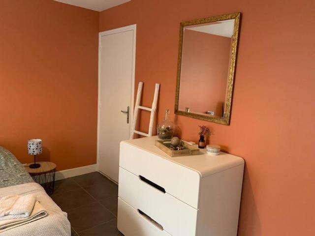 chambre indépendante chez particuliers avec salle de bain privative - Ferienwohnung Anse