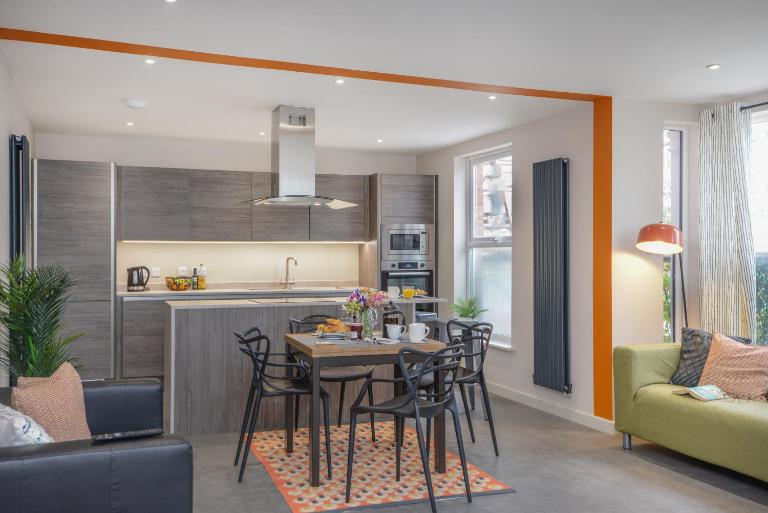 Apt Three - Private Car Park - 3 shower rooms - by Ocean City Retreats - Ferienwohnung Plymouth