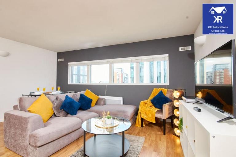 Perfect for Business Travellers & Relocation - 4 Beds, 2 Bath - Free WiFi - Monthly Offers - B&B Leeds