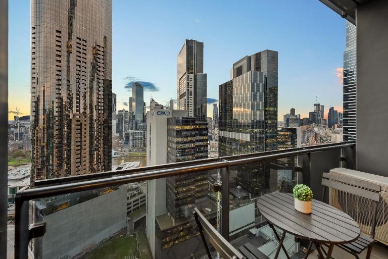 Exclusive Stays - Southbank Grand - Bed and Breakfast Melbourne