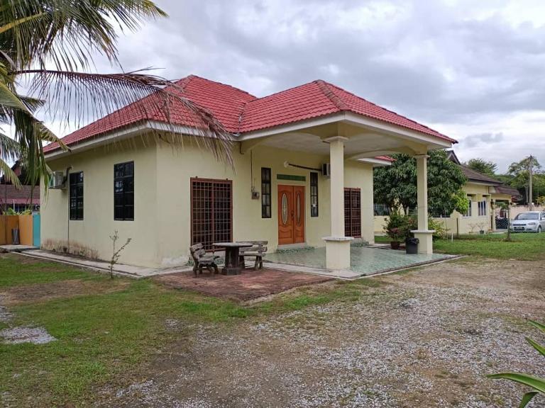 HOMESTAY JANNATI TAMBUN - B&B Tambun