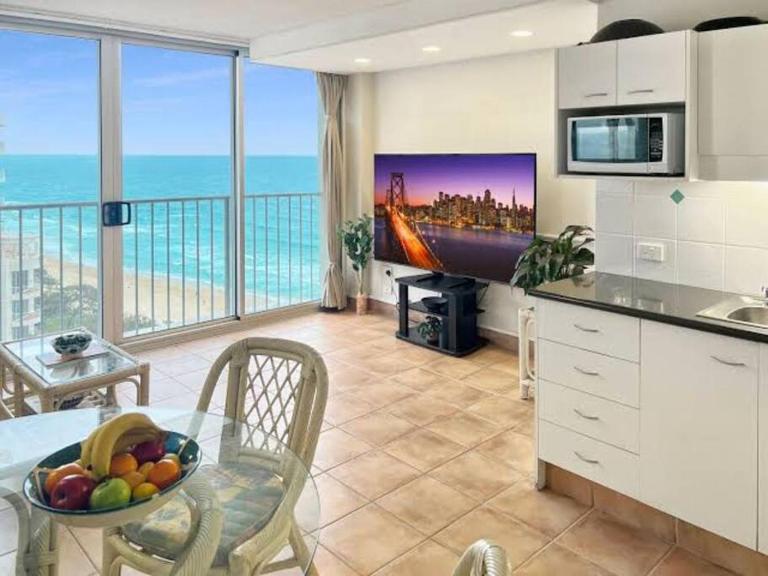 The Esplanade Sea View - Bed and Breakfast Gold Coast
