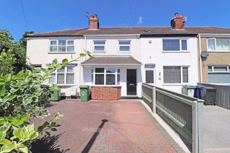 Cheerful 2 bedroom holiday home with parking - B&B Cleethorpes