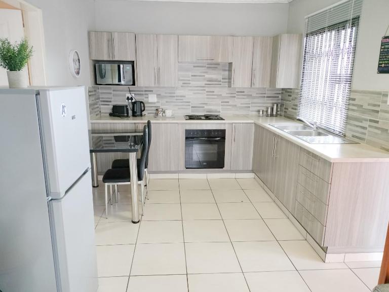 Sunrise Guesthouse - Bed and Breakfast Pretoria
