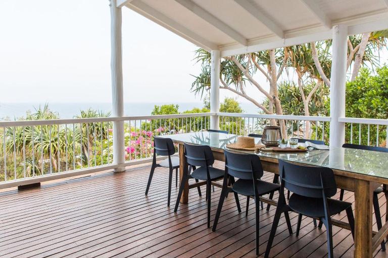 The Sea House pool and amazing ocean views - B&B Sunshine Beach