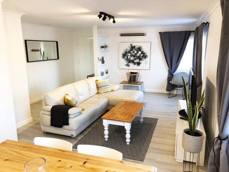 Few Steps Into Town - Corner House - Ferienwohnung Geraldton