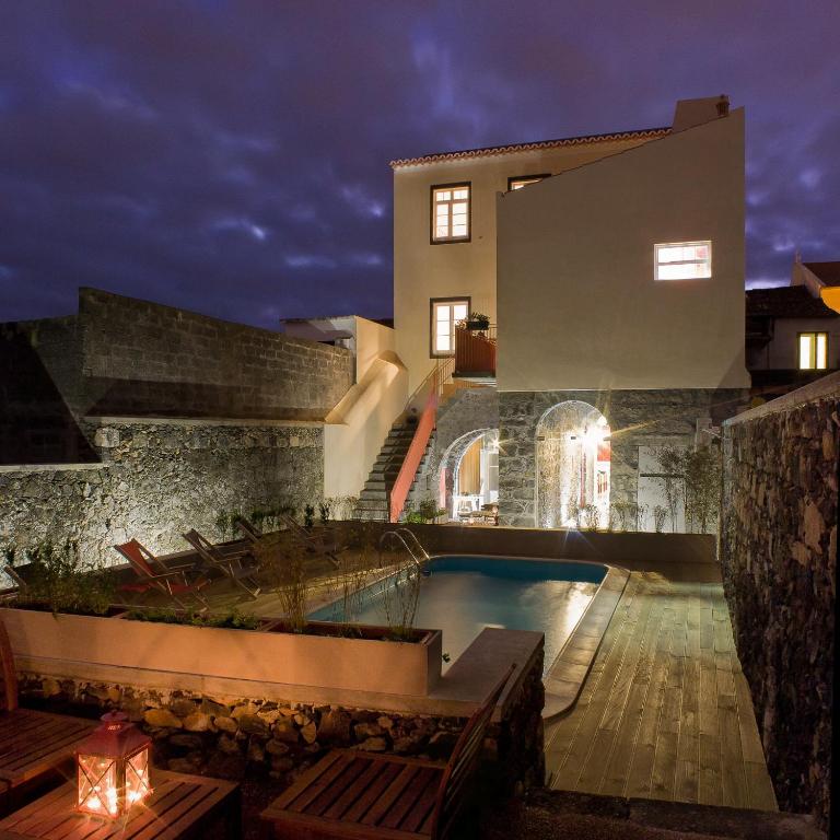 Azorean Urban Lodge - B&B Ponta Delgada