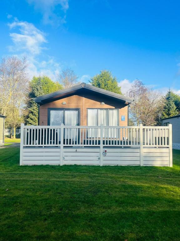 Bushmills Lodge with Hot Tub - B&B Thornton