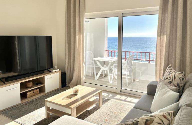 Oceanview - Sea front by HD PROPERTIES - Bed and Breakfast Quarteira