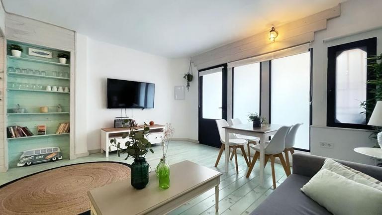 New Cozy Beach apartment, WiFi - B&B Valencia