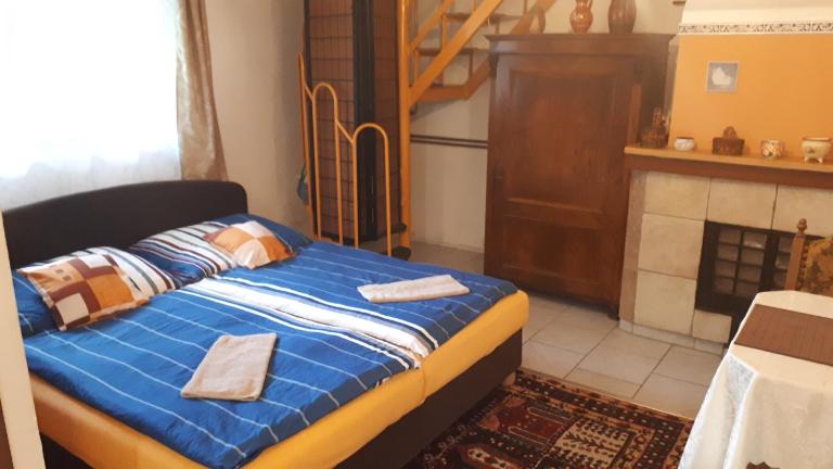Chalupa, 3x apartmány, 11 lůžek. - Ferienwohnung Prčice