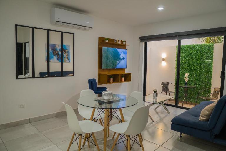 Planta Baja, a 10 minutos de la playa, Gran alberca y Mini Golf!! - B&B Ciudad Mazatlán