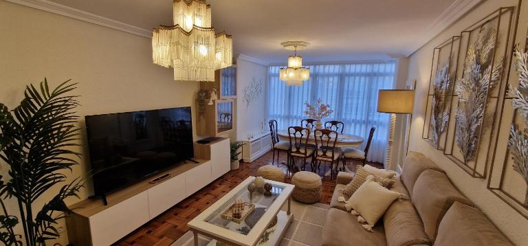 El Capricho de Ezcurdia - 6 pax - VUT-3878-AS - Bed and Breakfast Gijón