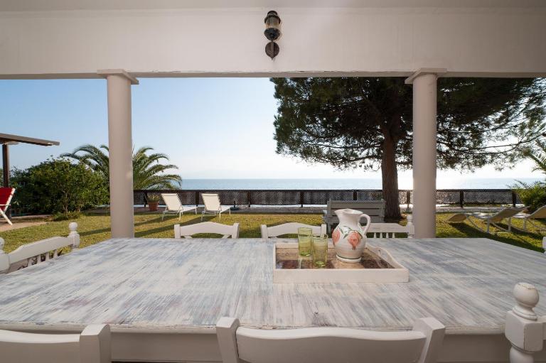 Villa Cortesia Maritima - seaside & private - Ferienwohnung Amárynthos