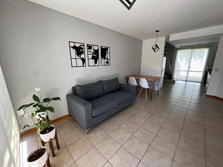 Hermoso duplex con estacionamiento - Ferienwohnung Camalón