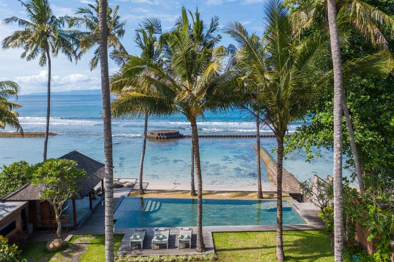 Villa Manis Beachfront Candidasa - Chambres d'hôtes Candidasa