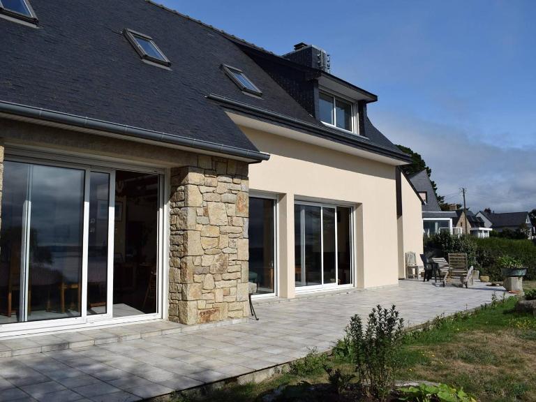 Grande maison à Trébeurden avec WIFI, vue mer, jardin et BBQ, 900m de la plage, 9 pers - FR-1-368-147 - B&B Trébeurden