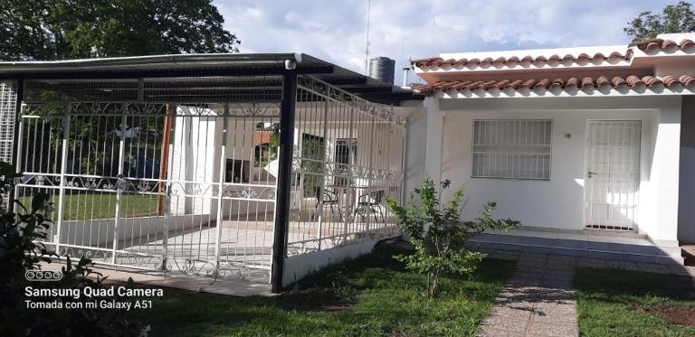 Casa hasta 10 personas. - B&B Villa Rumipal