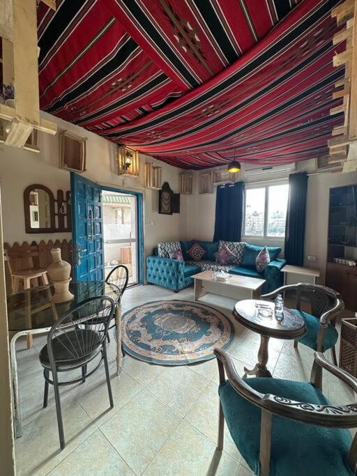 Antica old apartment al-lwebdeh - Bed and Breakfast Amman
