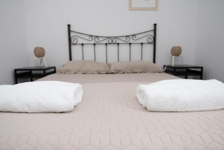 4 Mares Apartamentos C - Bed and Breakfast Lloreda