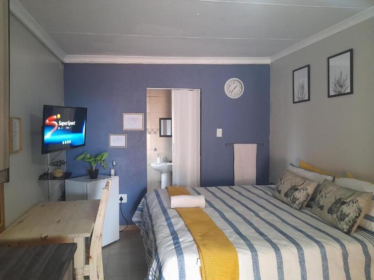 The Rose Guesthouse - Bed and Breakfast Emalahleni