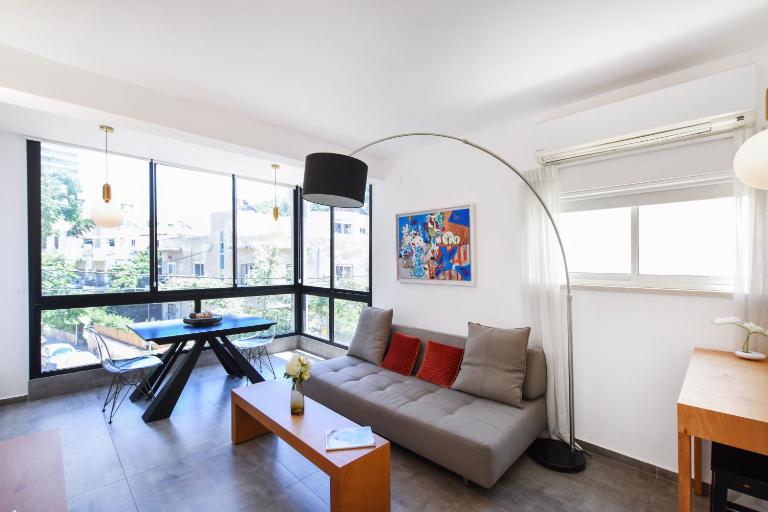 Hilton Area 2BR by HolyGuest - Ferienwohnung Tel Aviv