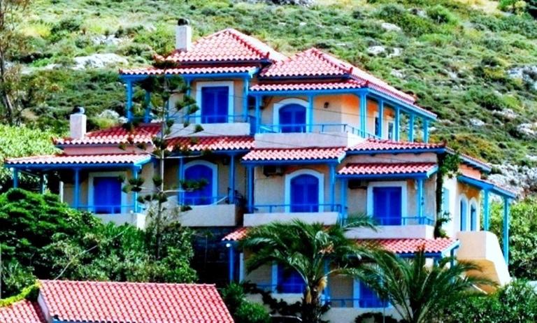 Corina Apartments , Corina 2-studios - Bed and Breakfast Sitia