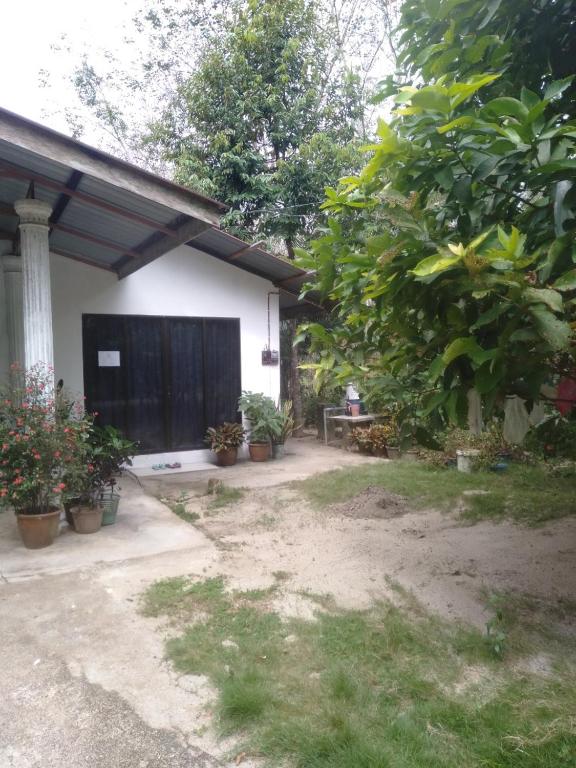 Layya Homestay - Bed and Breakfast Pasir Mas