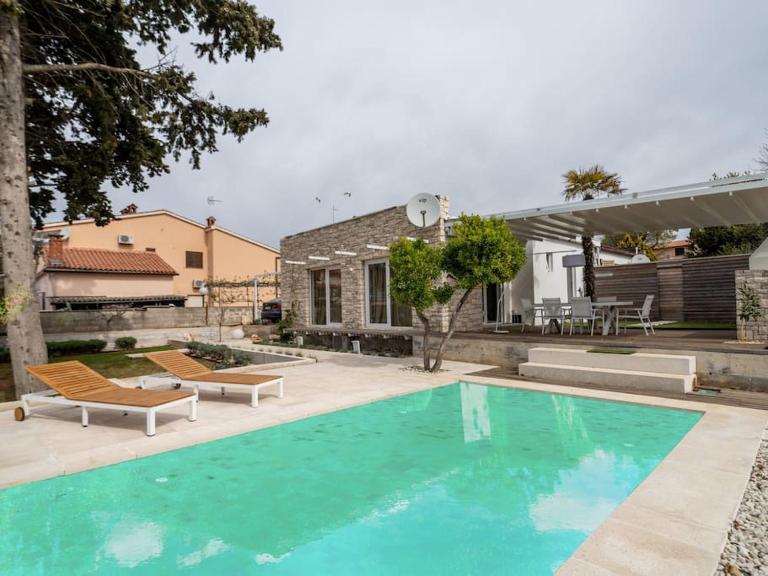 Villa Sad - prelijepa kuca u srcu Medulina - B&B Medulin
