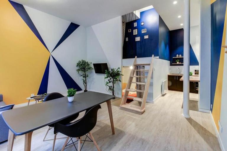 LE BERLIER 60m2 + COUR PRIVÉE - CENTRE HISTORIQUE - Chambres d'hôtes Dijon