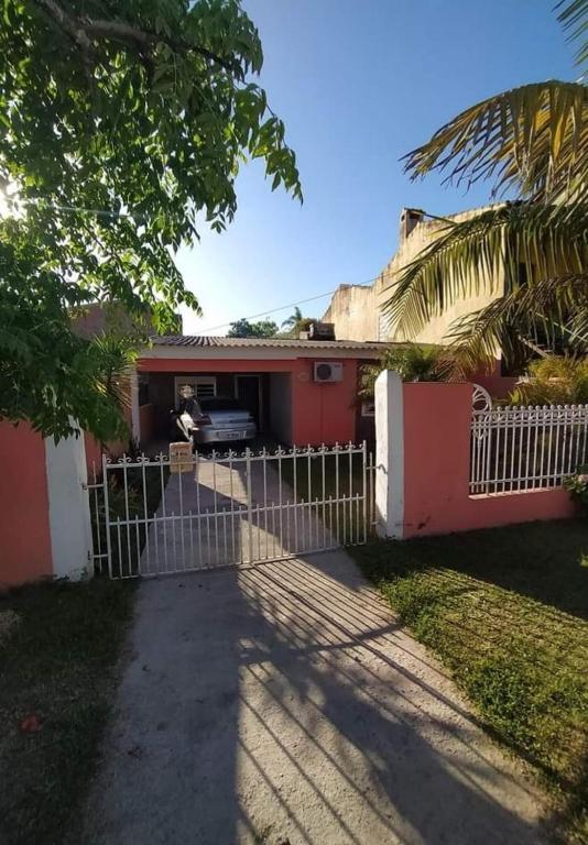 Casa com piscina Laranjal - B&B Pelotas