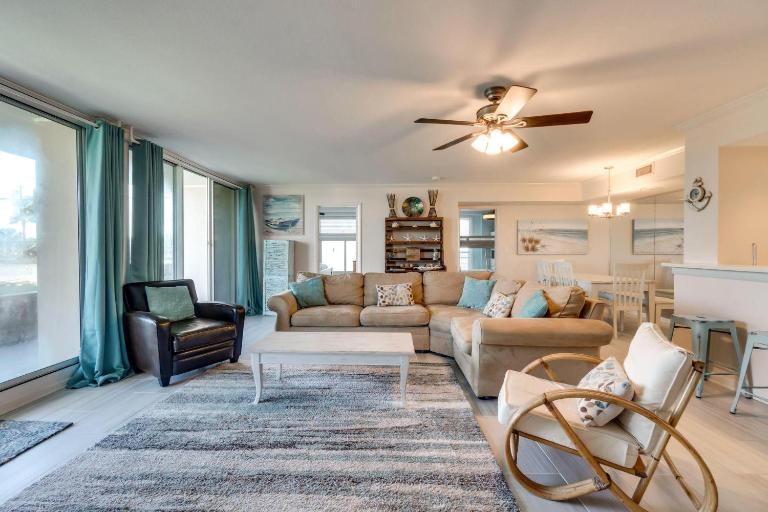 Amazing Waterview Towers 104 Condo With Boat Slip - B&B Destin