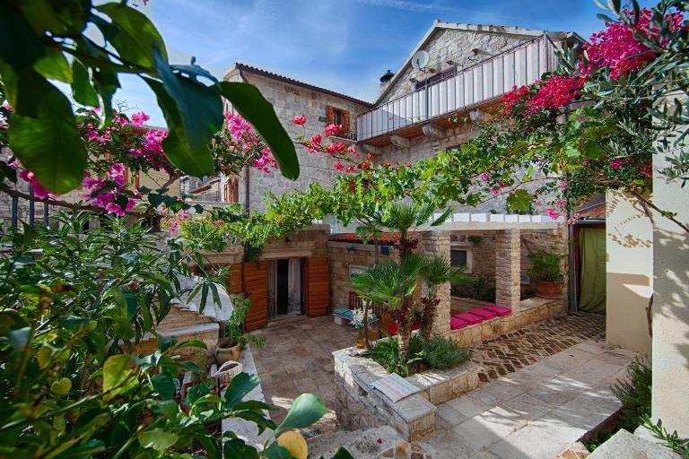 Villa Alma Komiza Island Vis - B&B Komiža