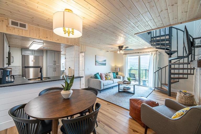 Diamond On The Ridge - Bed and Breakfast Gatlinburg