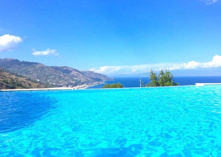PANORAMIC RESIDENCE TAORMINA SeaView Apartment Pool - Chambres d'hôtes Taormina