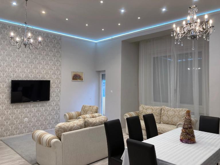 Sky Apartment - Chambres d'hôtes Debrecen