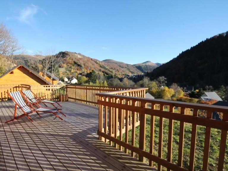 Chalet 3 étoiles au Mont-Dore pour 6 pers. avec terrasse et vue sur le Sancy - FR-1-608-10 - Chambres d'hôtes Le Mont-Dore