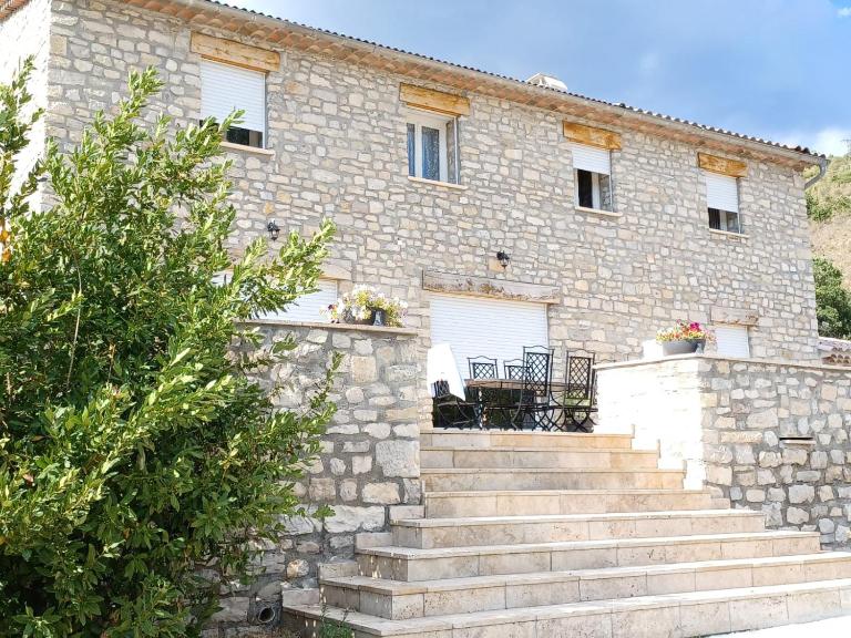 Chambres d'hôtes Le Prieuré - B&B Noyers-sur-Jabron