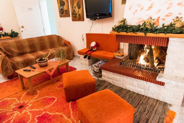 Artemis - Ferienwohnung Karpenísi