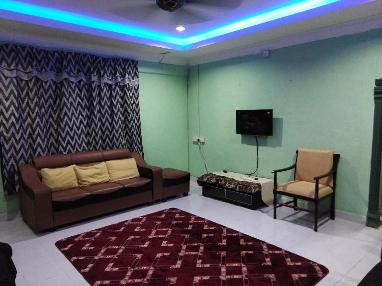 Adeeva Homestay Langkawi - Bed and Breakfast Pantai Cenang