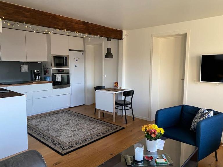 Cosy apartment near Cable car and The Arctic Cathedral - B&B Tromsø