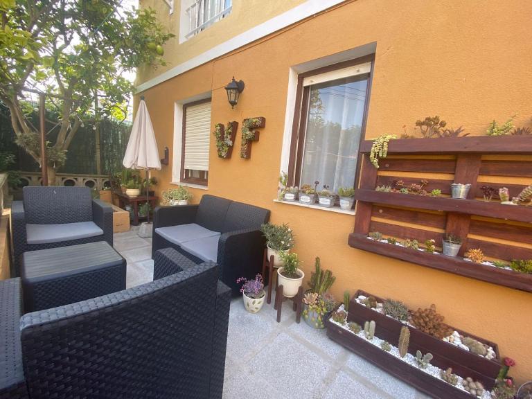 Bajo con terraza a 5 min de la playa (3 hab-6 per) - Chambres d'hôtes Santander